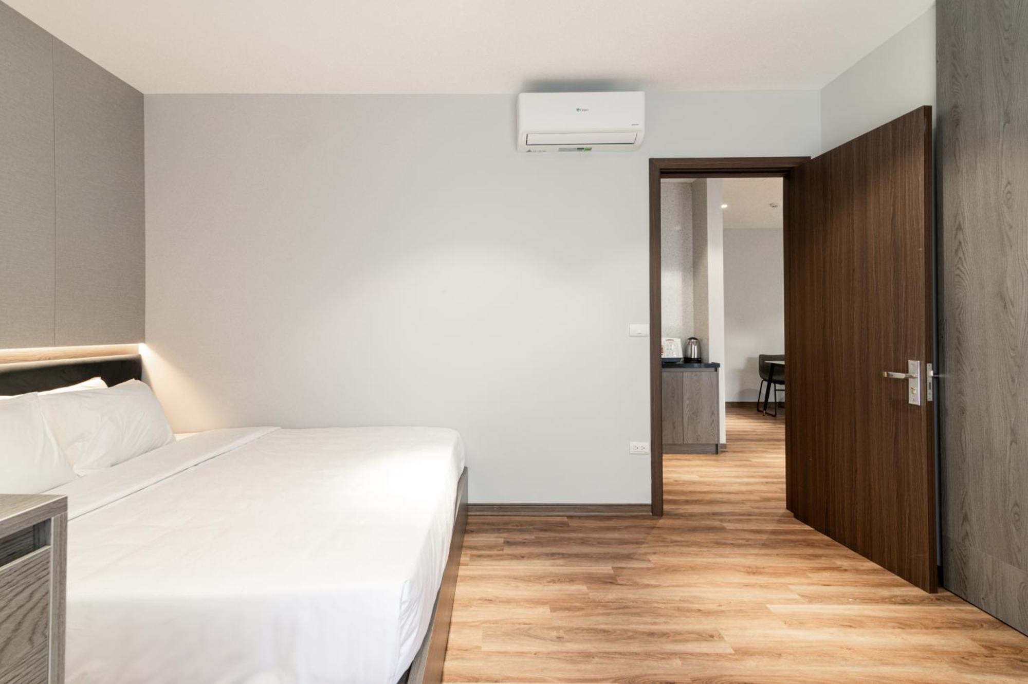Luxe Paradise Suites Hotel To Ngoc Van Ханой Екстериор снимка